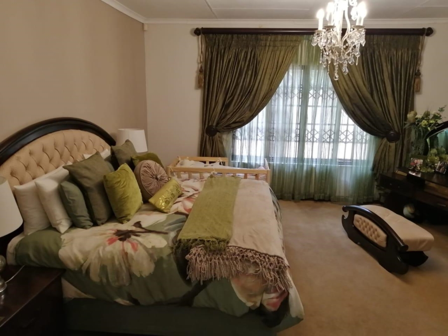 7 Bedroom Property for Sale in Geelhoutpark North West